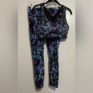 Fabletics 2 pc bralette (L) and leggings (M)